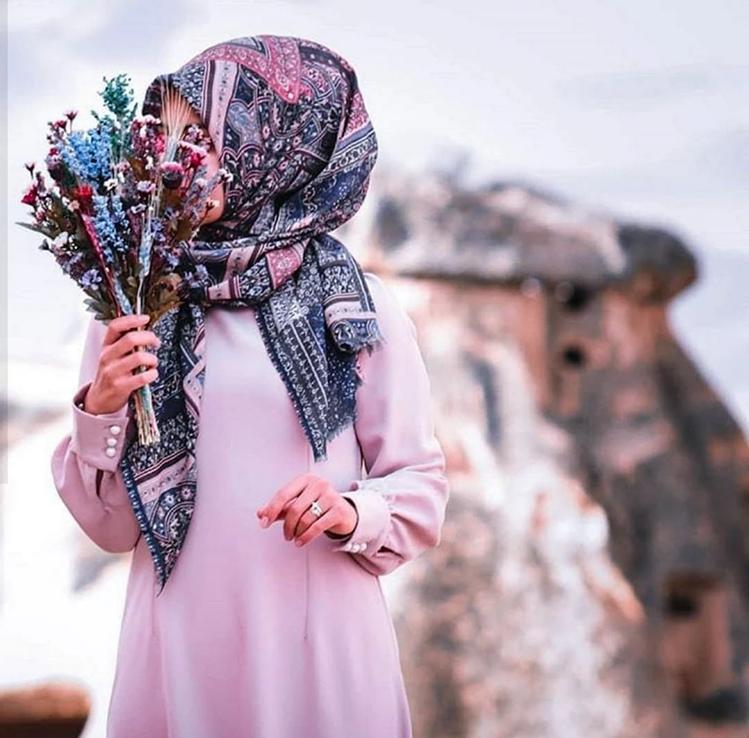 Девушка в платке мусульманка