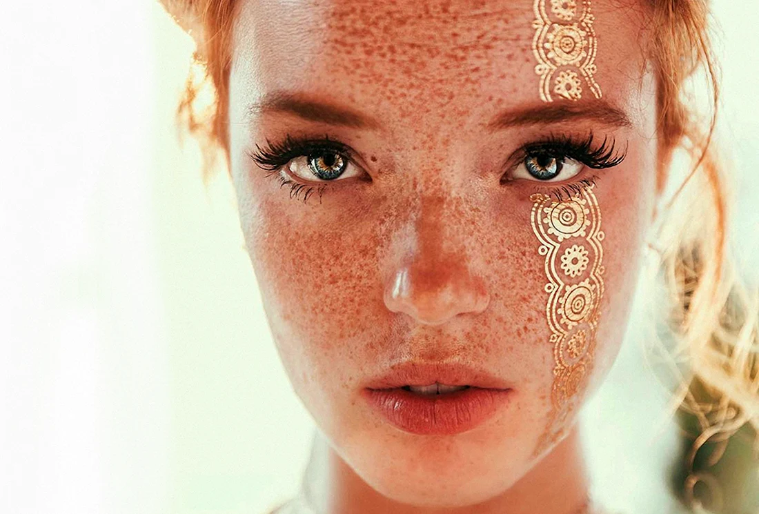 Riley Rasmussen Freckles