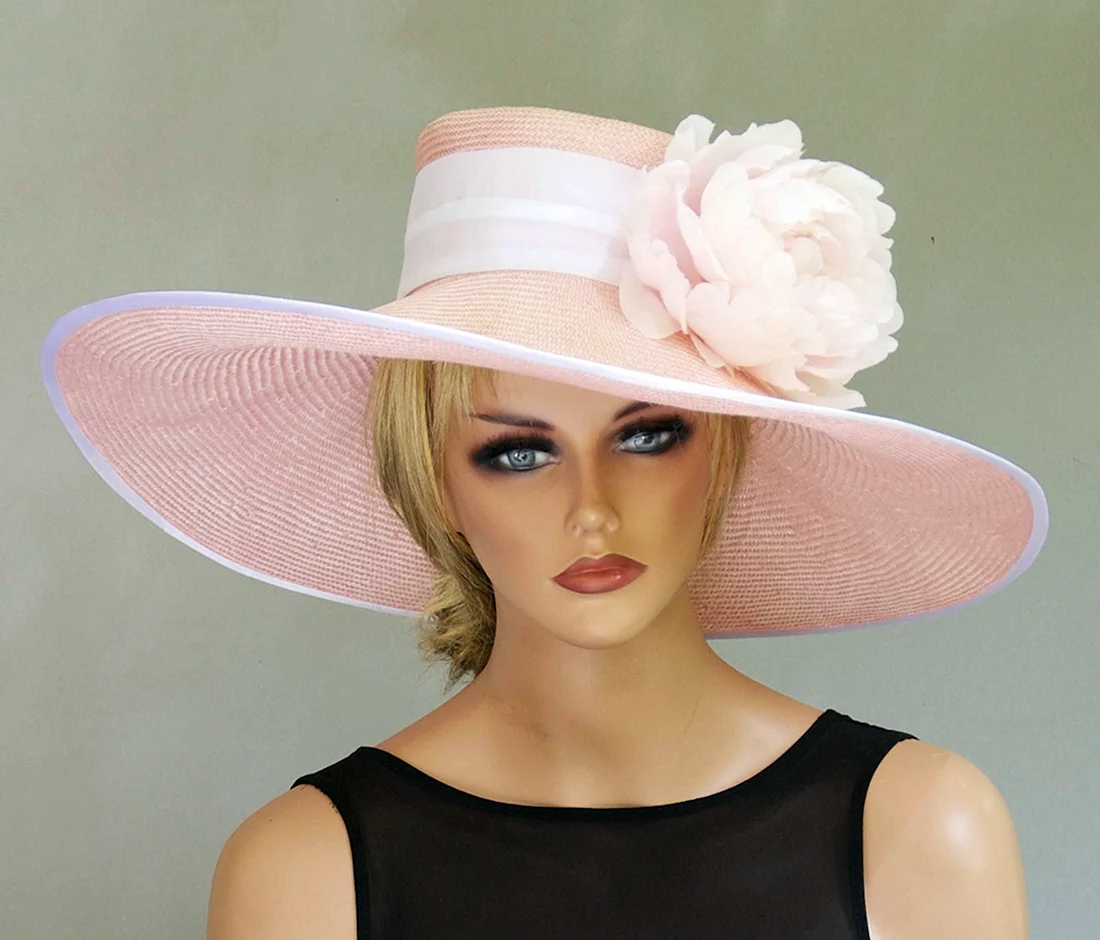 Розовая шляпка