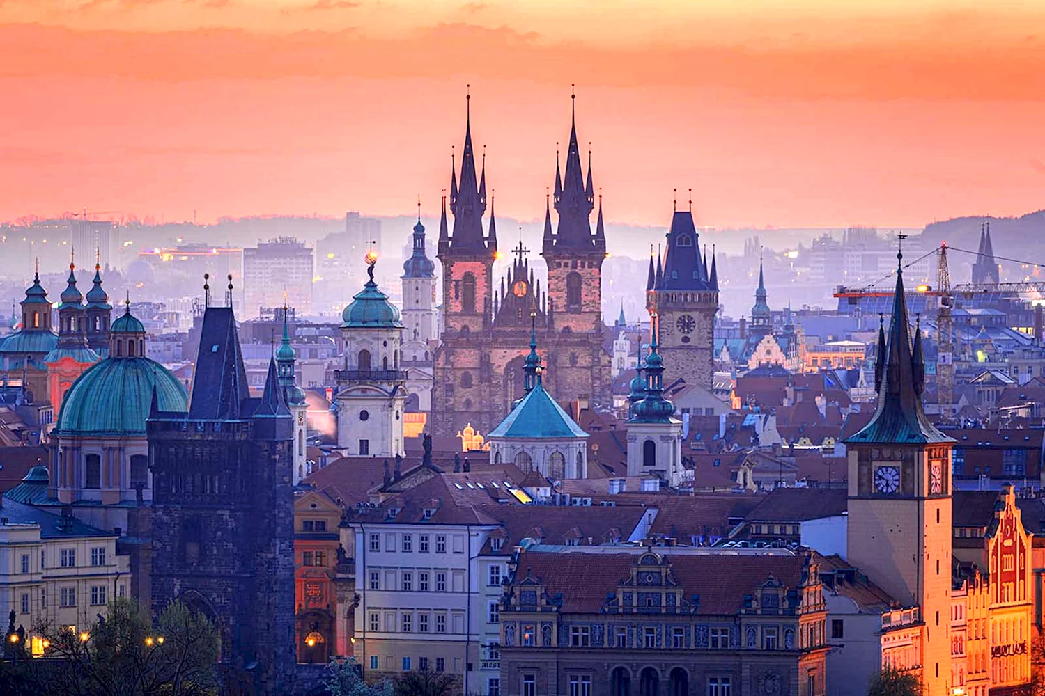 Башня «Praha TV» Прага. Чешская Республика