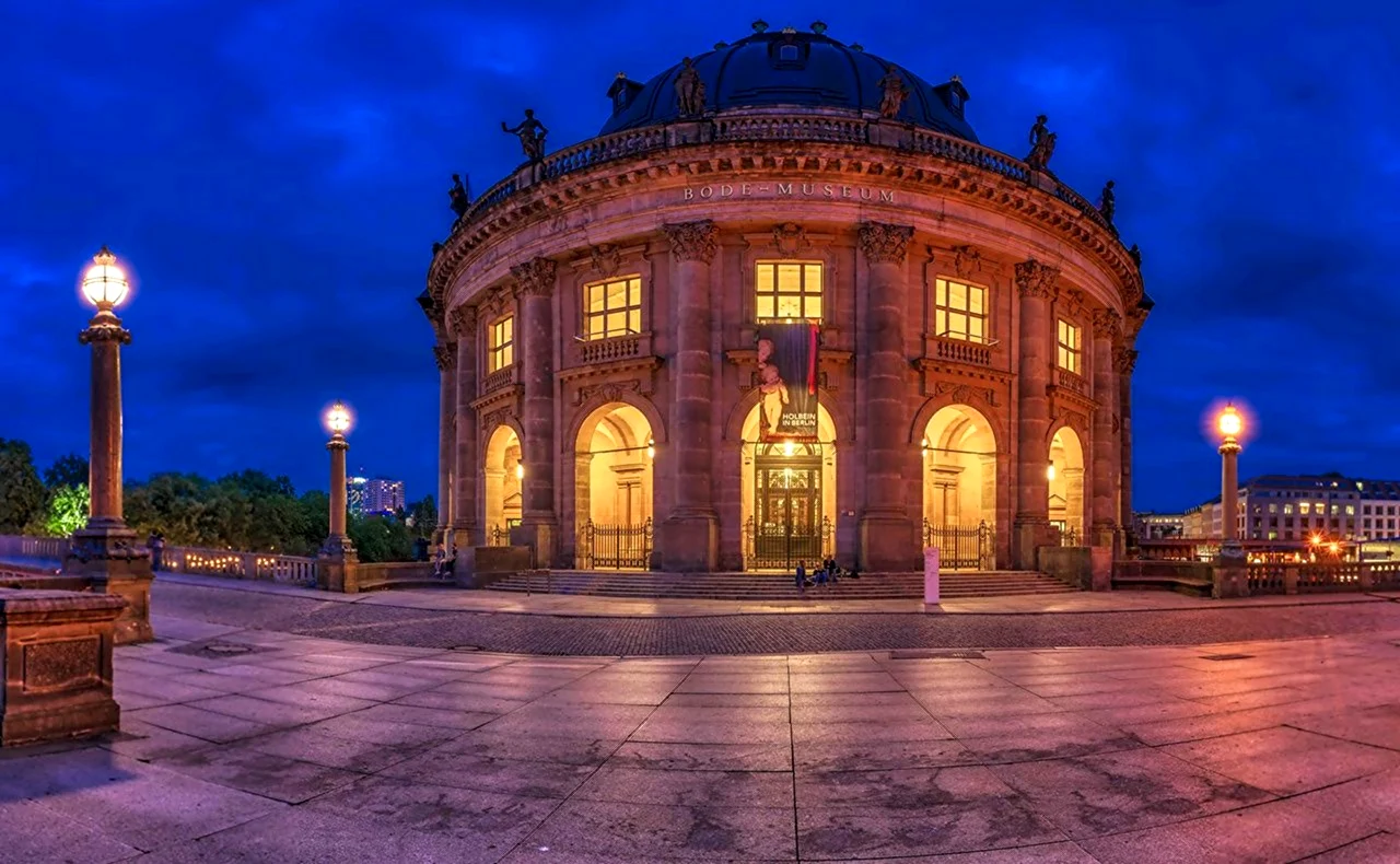 Берлин музей Боде ночь