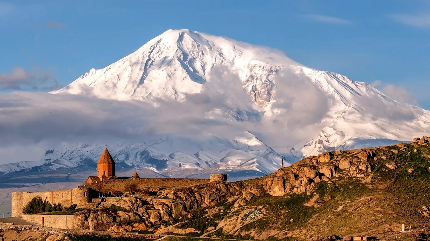 Библейская гора Арарат в Армении