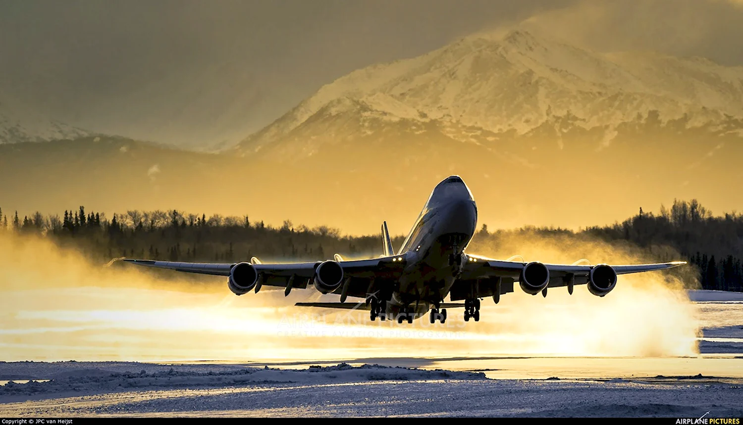 Боинг 747 Аляска