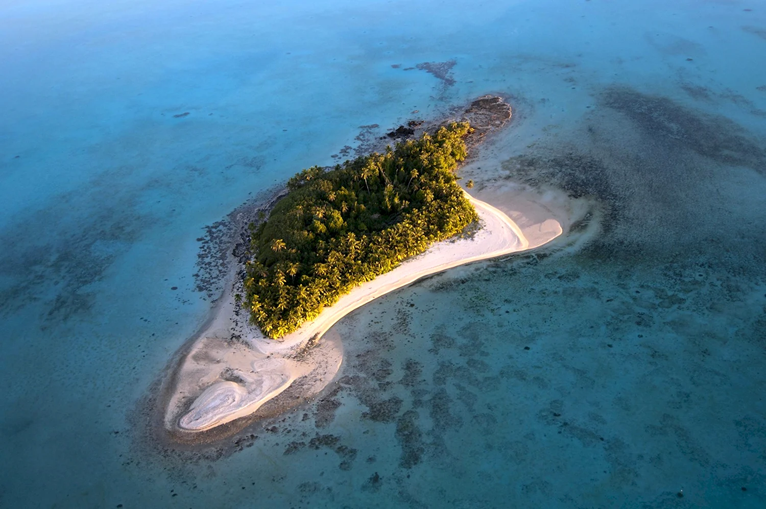 Большие необитаемые острова в тихом океане
