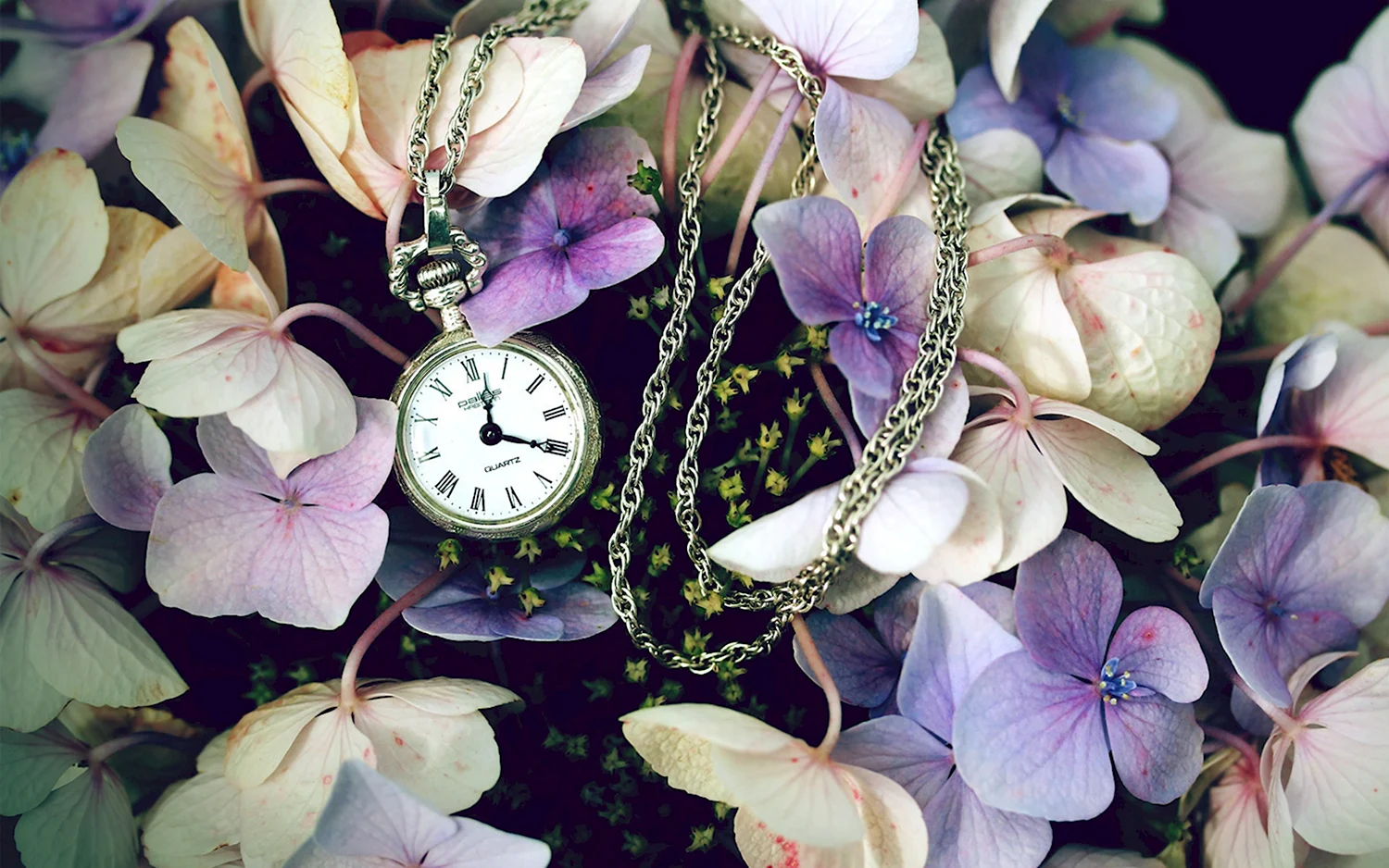 Часы цветок