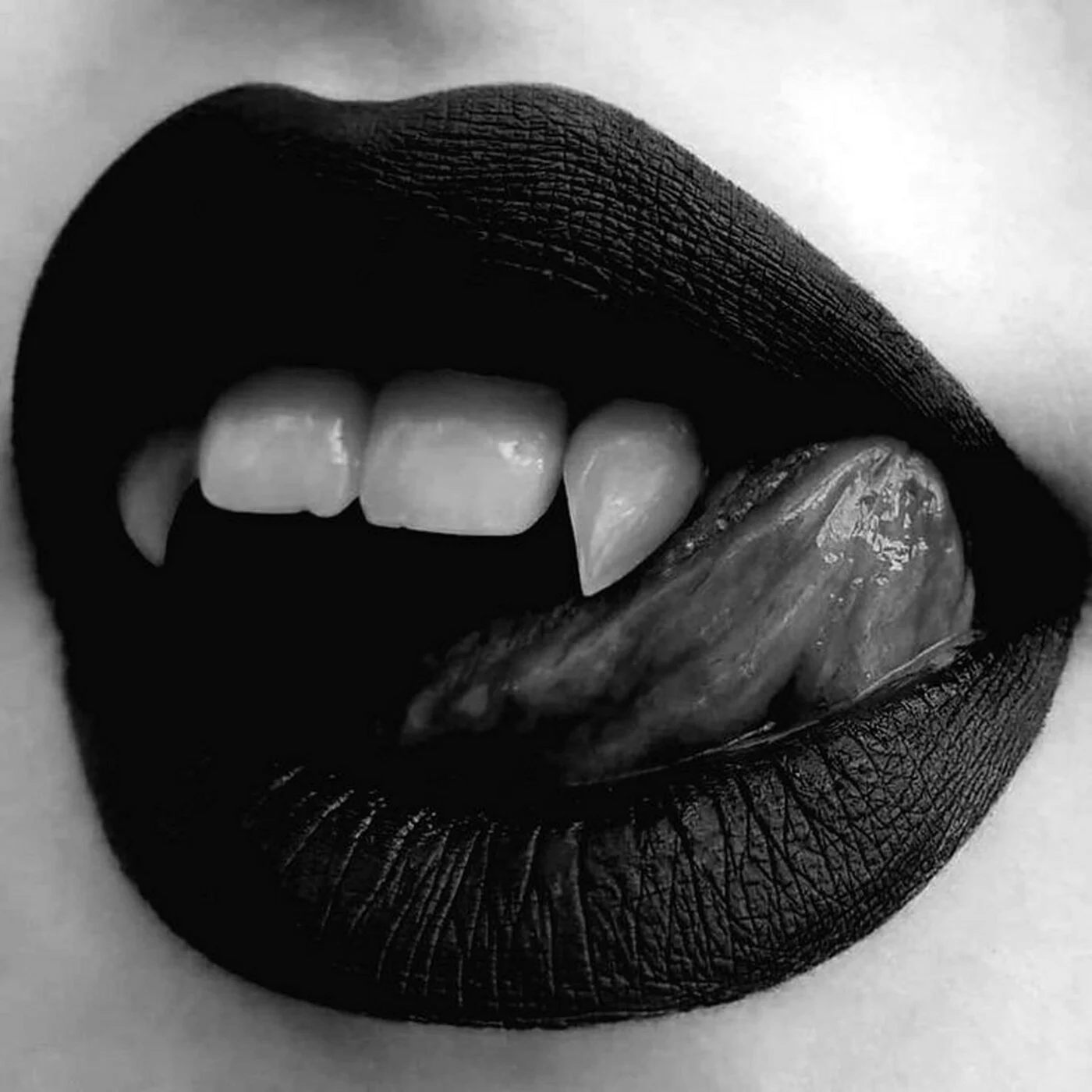 Черные губы Эстетика