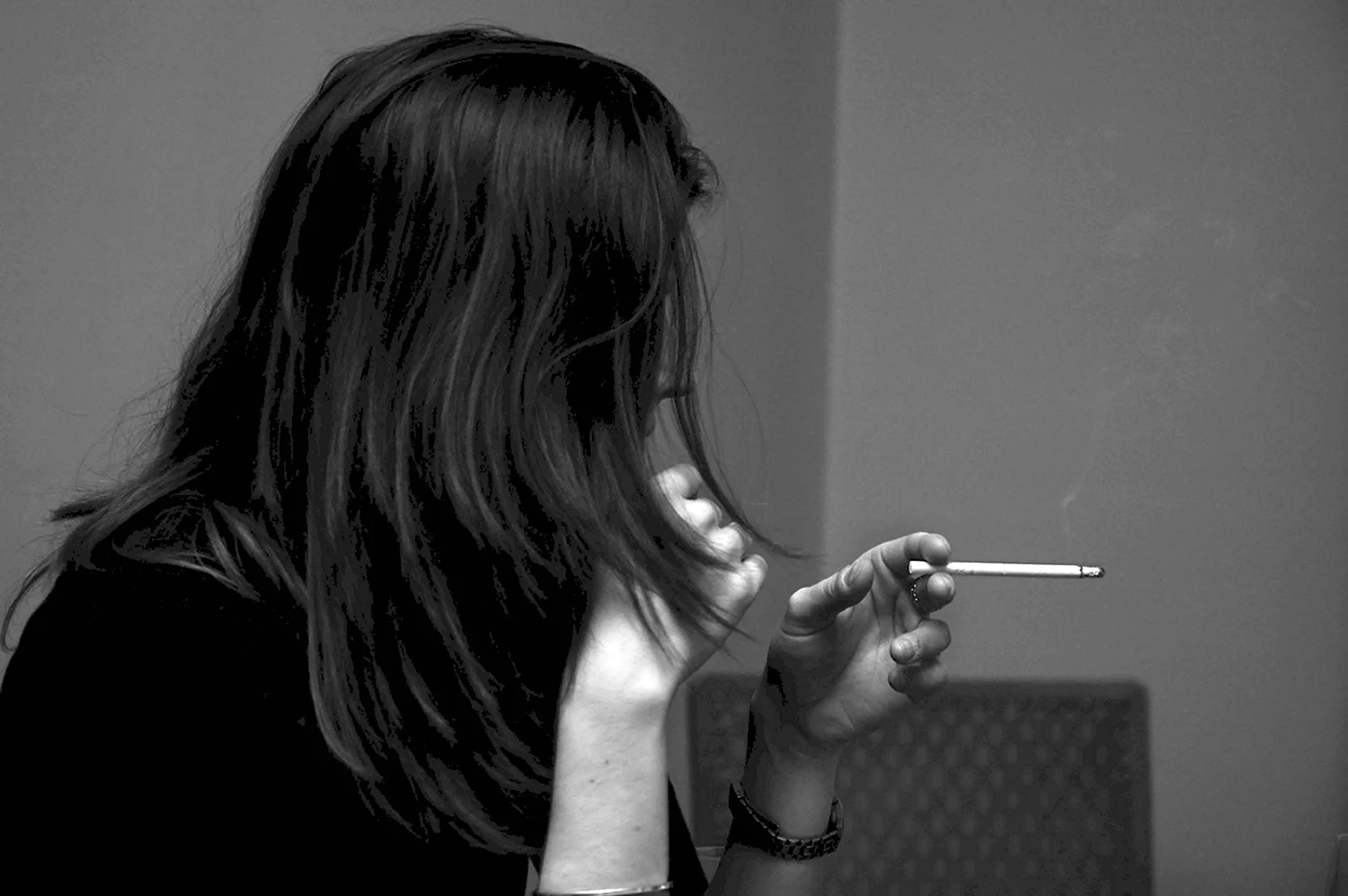 Девочка с сигаретой
