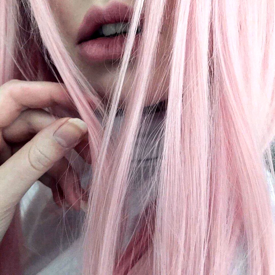 Девушка с розовыми волосами Эстетика