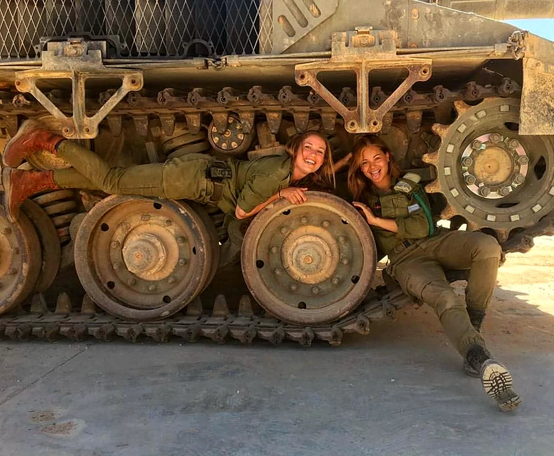 Девушки армии Израиля танкистки