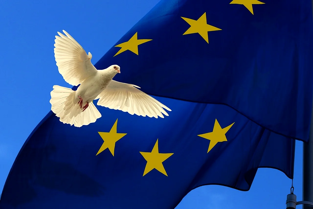 Флаг Украины голубь мира