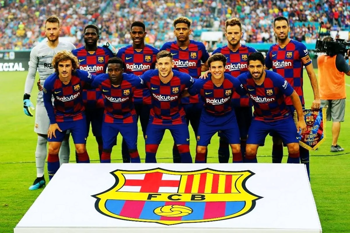 Футбольная команда Барселона