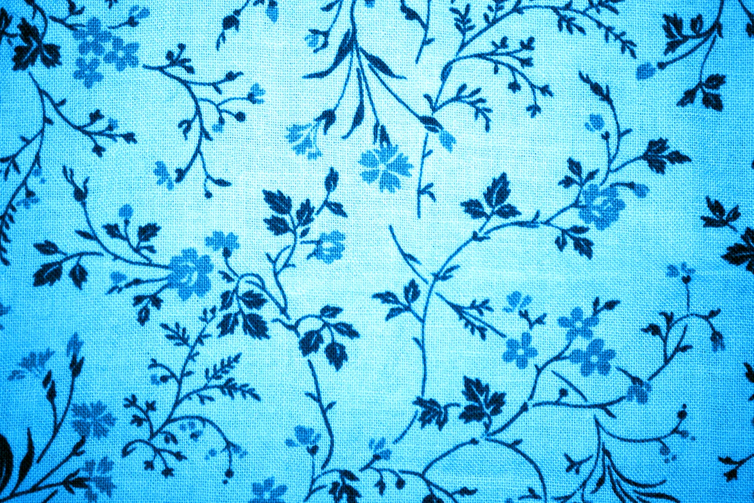 Голубая ткань с цветами