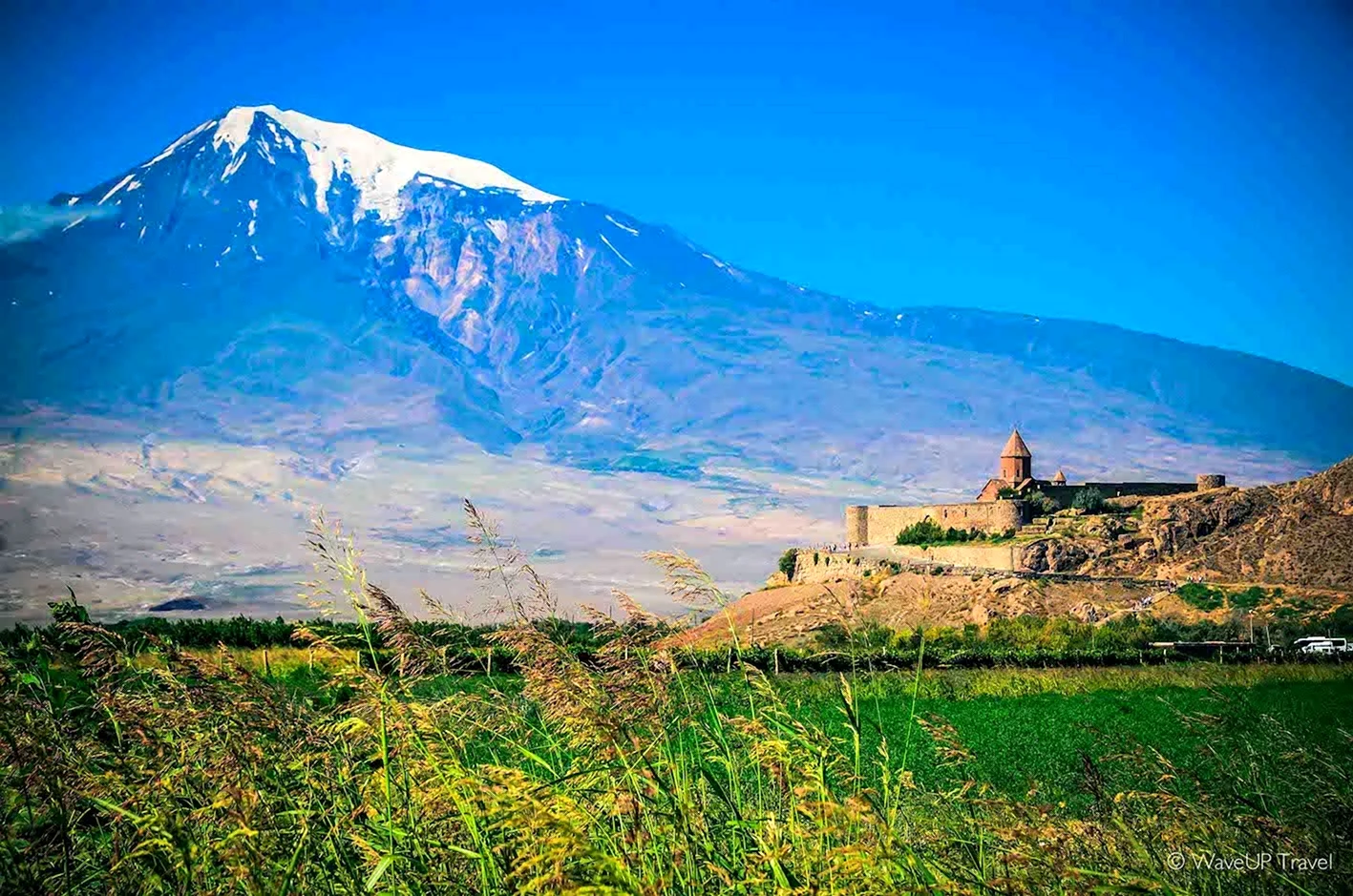 Гора Арарат и озеро Севан
