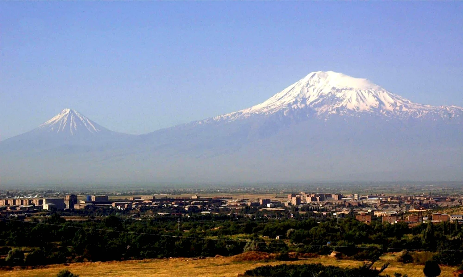 Гора Арарат со стороны Турции