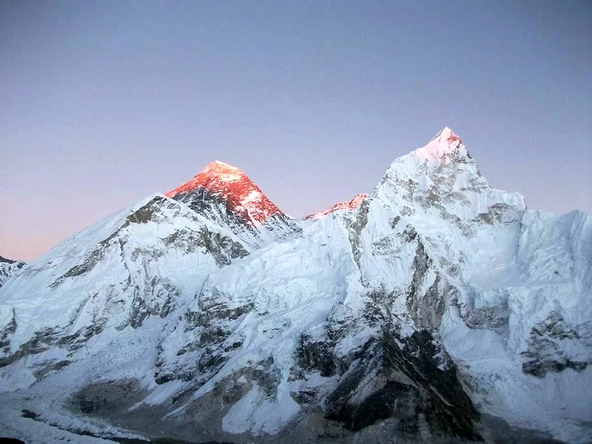 Горная вершина Джомолунгма Эверест