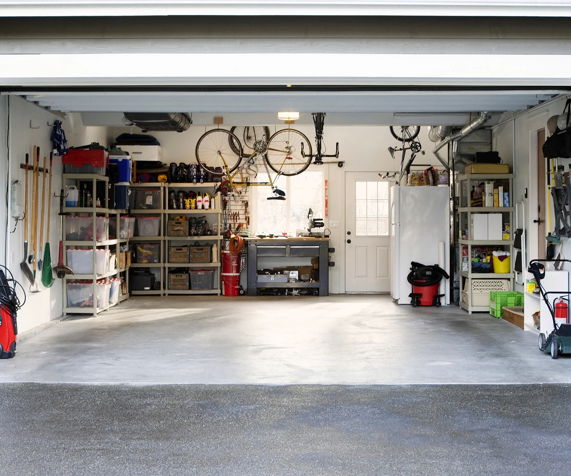 Интерьер гаража