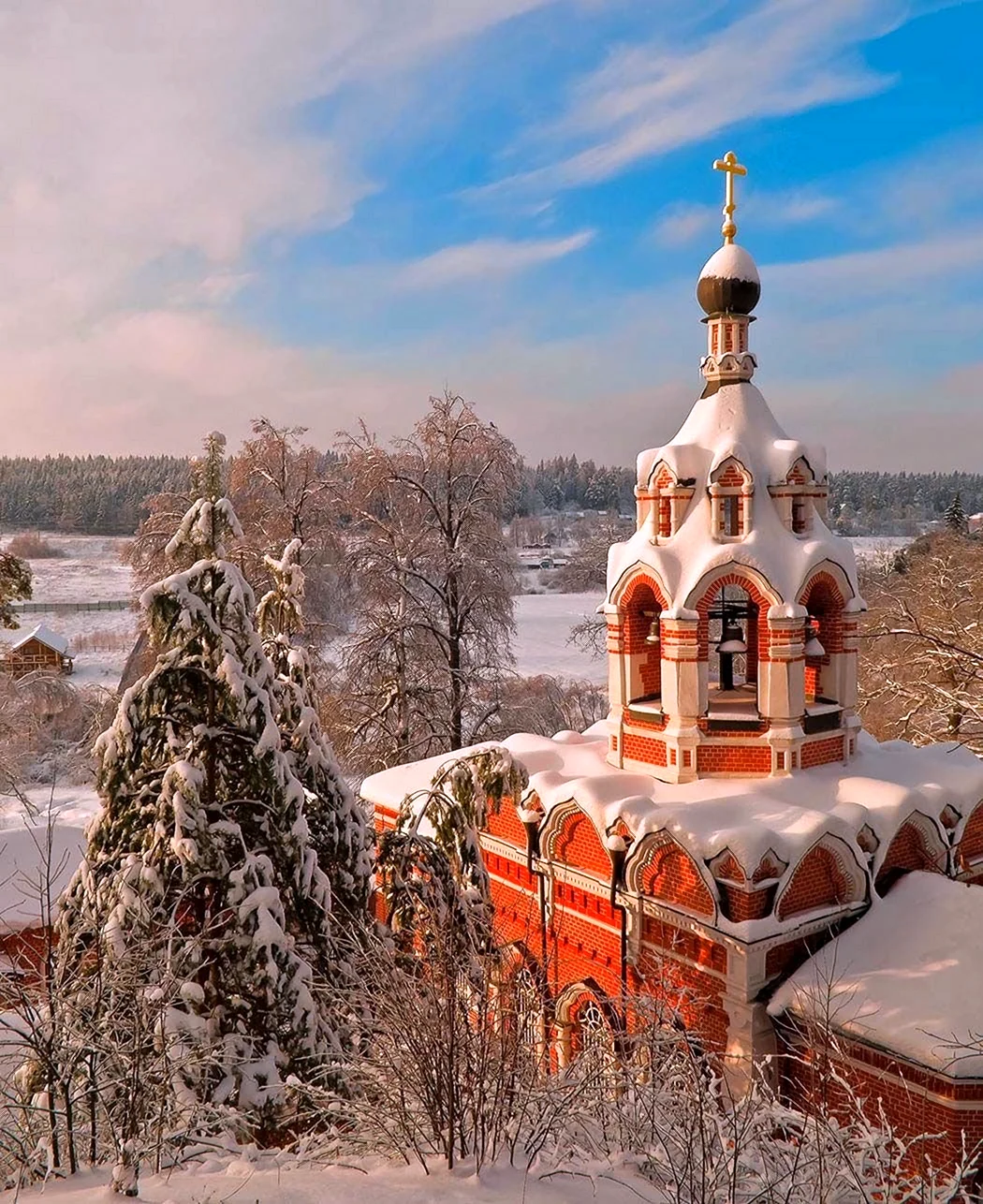 Храмы Звенигорода зимой