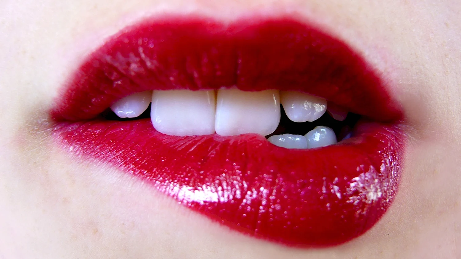 Красивые женские губы