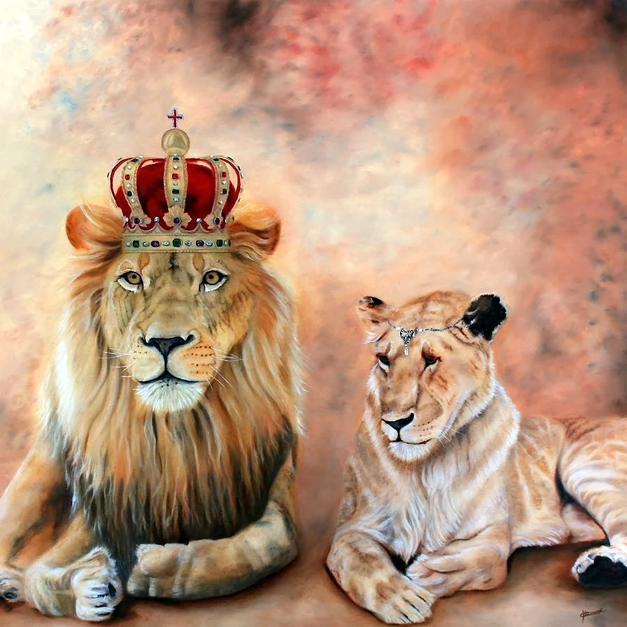 Лев и львица с короной