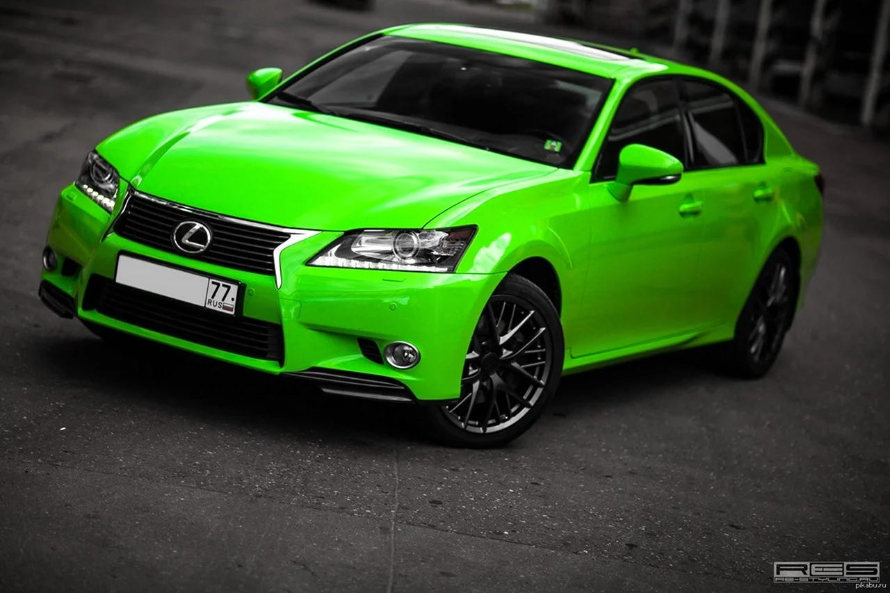 Lexus GS зеленый