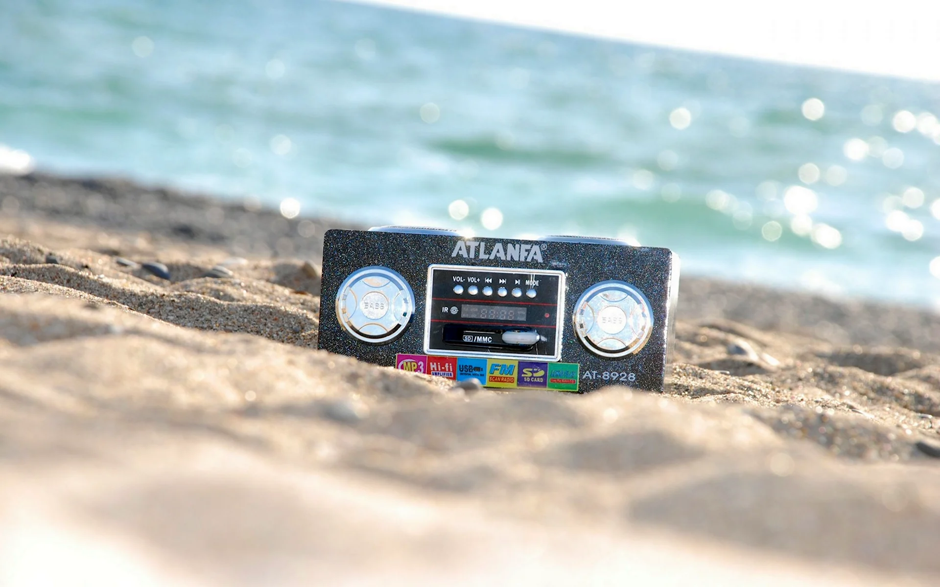 Магнитофон на пляже