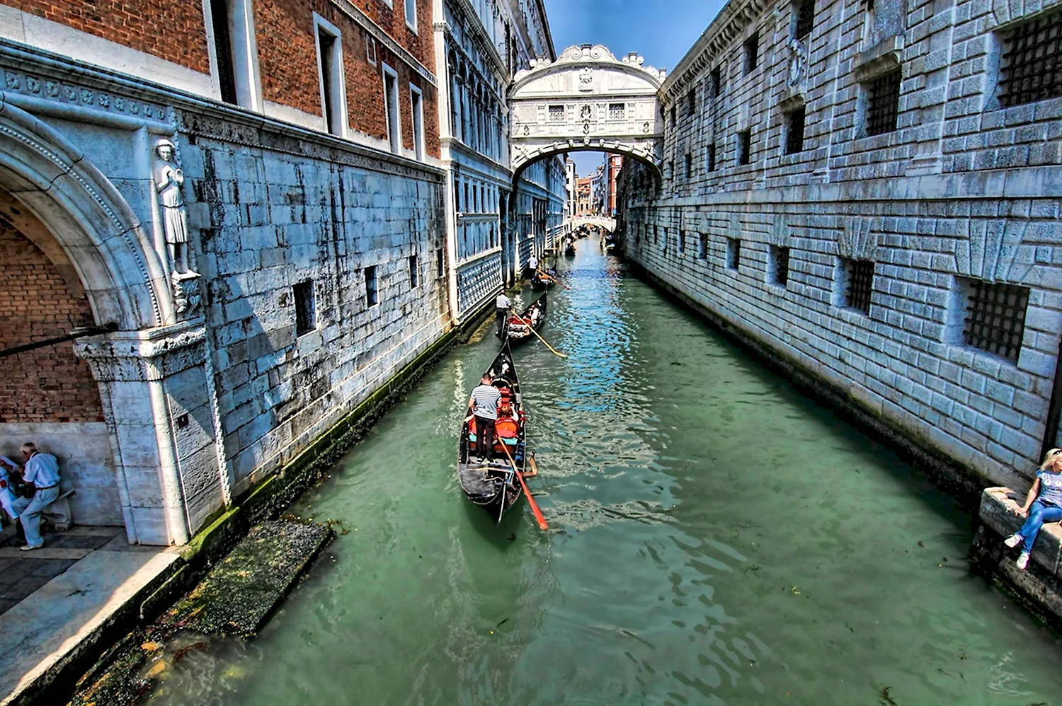 Мост вздохов в городе Венеция