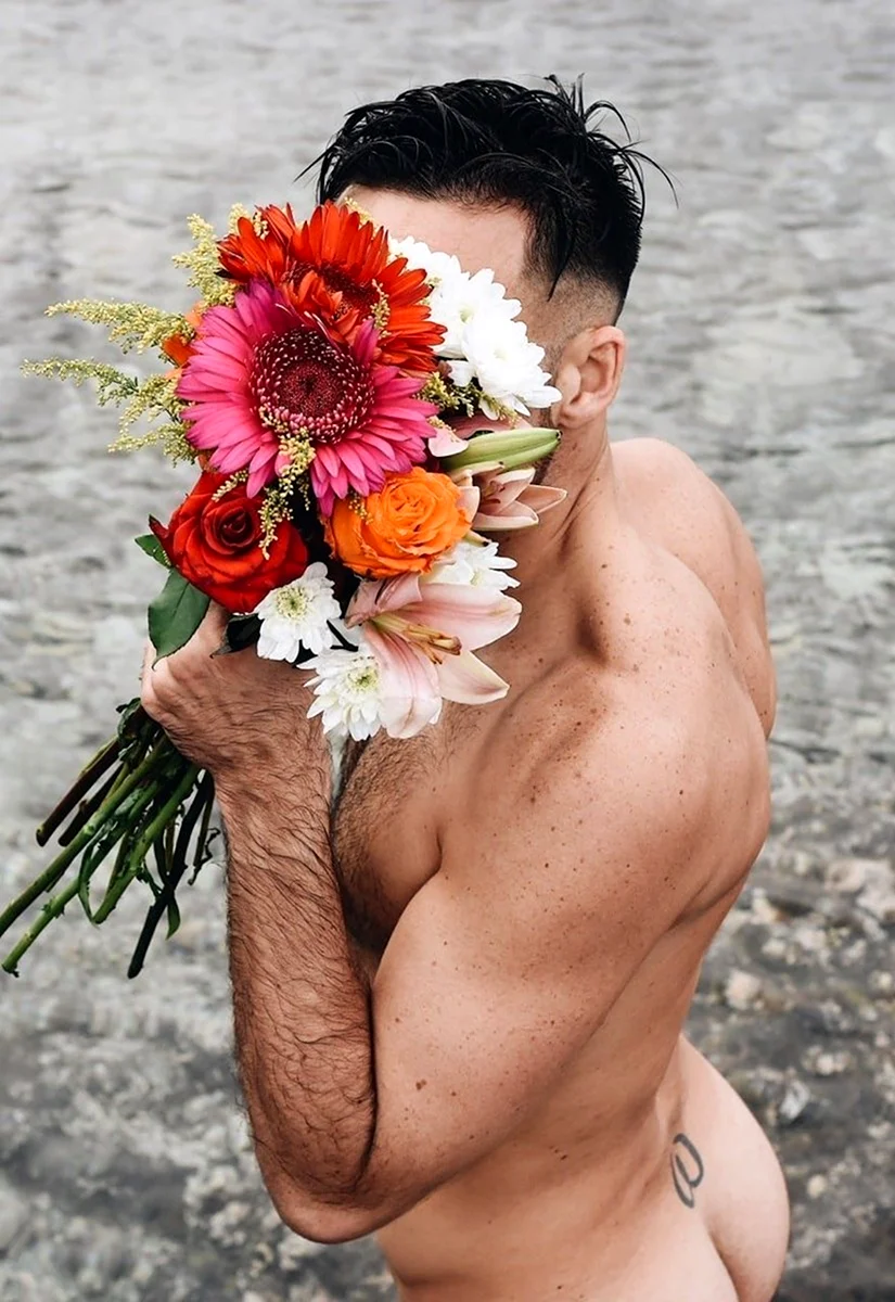 Мужчина с цветами