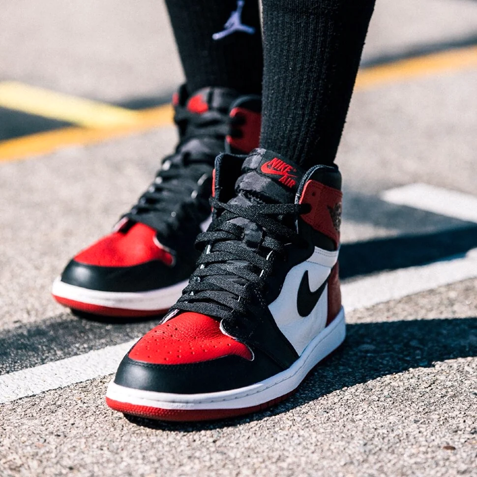 Nike Air Jordan 1 bred