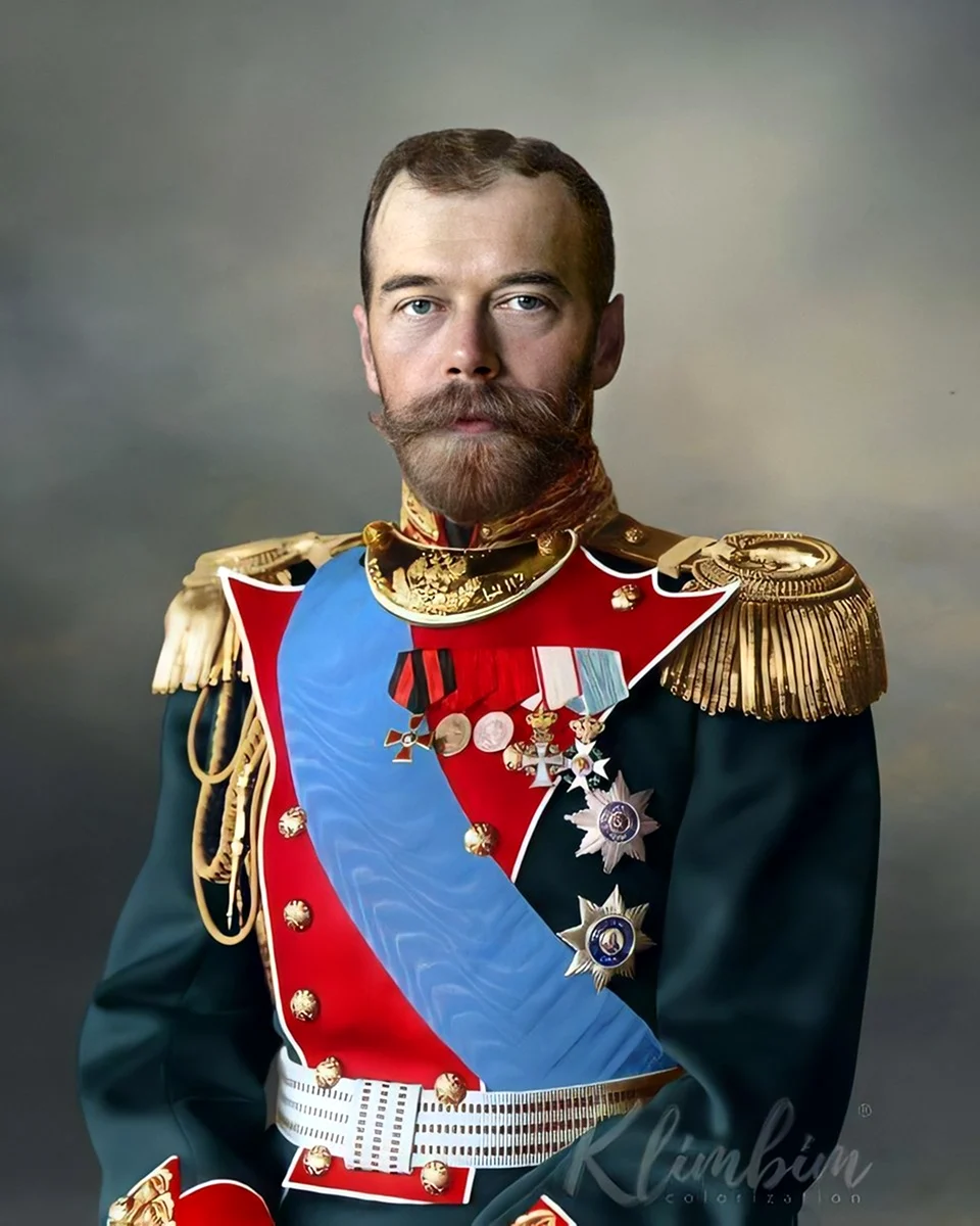 Николай 2 в мундире Преображенского полка