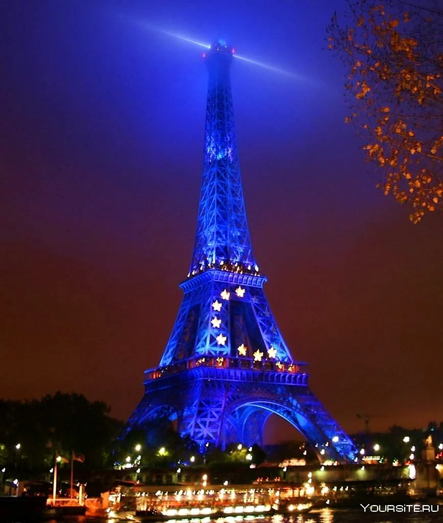 Ночная эльфивая башня в Париже