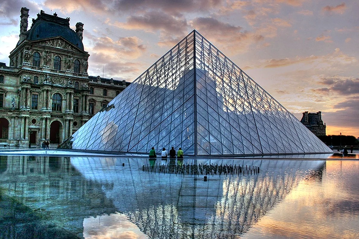 Париж памятники архитектуры Лувр