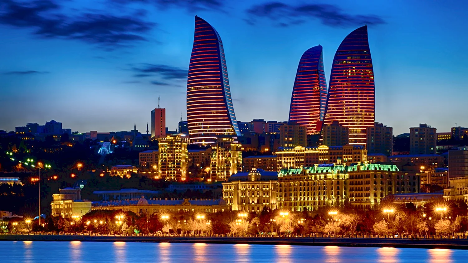 Пламенные башни Баку