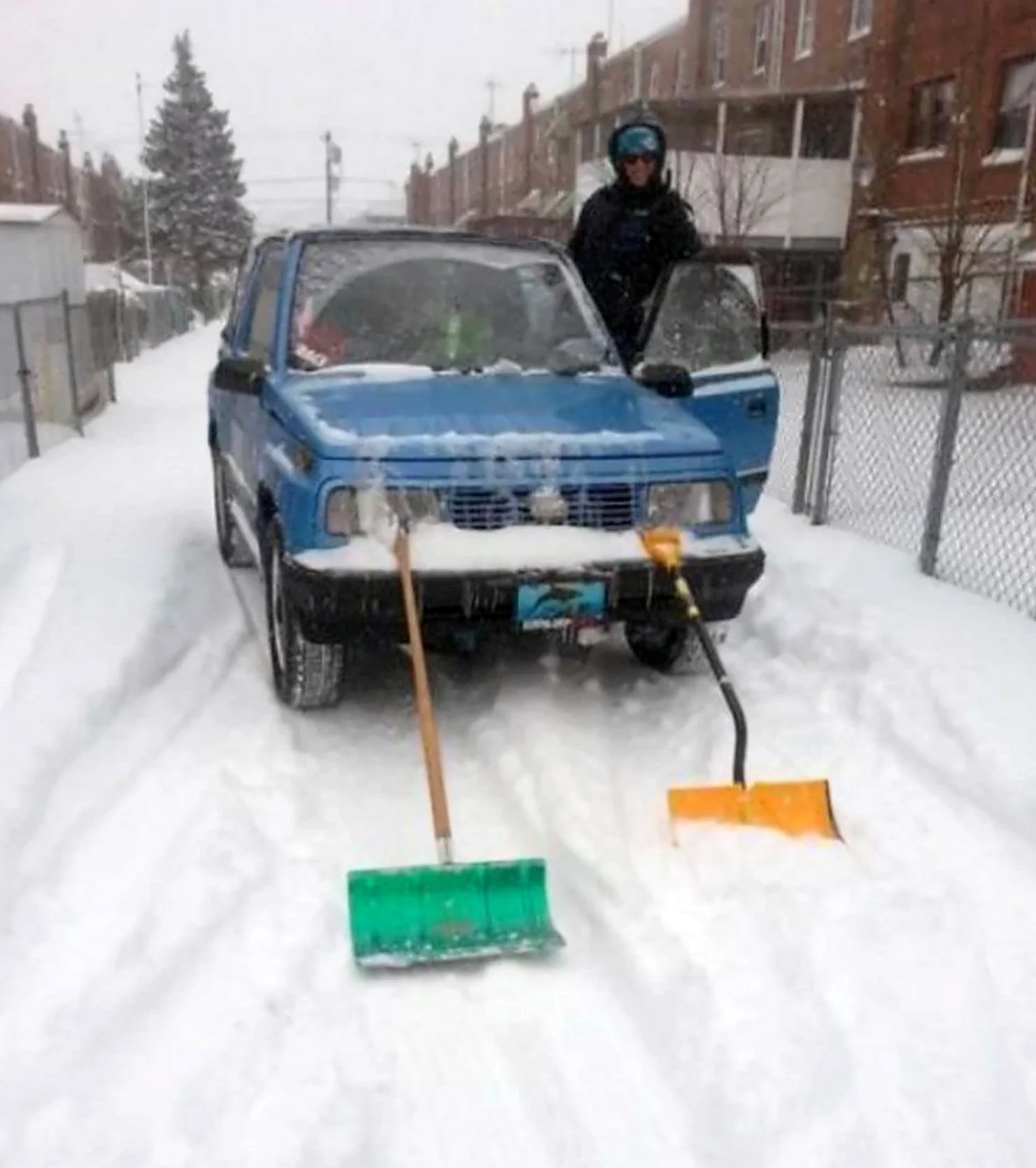 Приколы про уборку снега лопатой