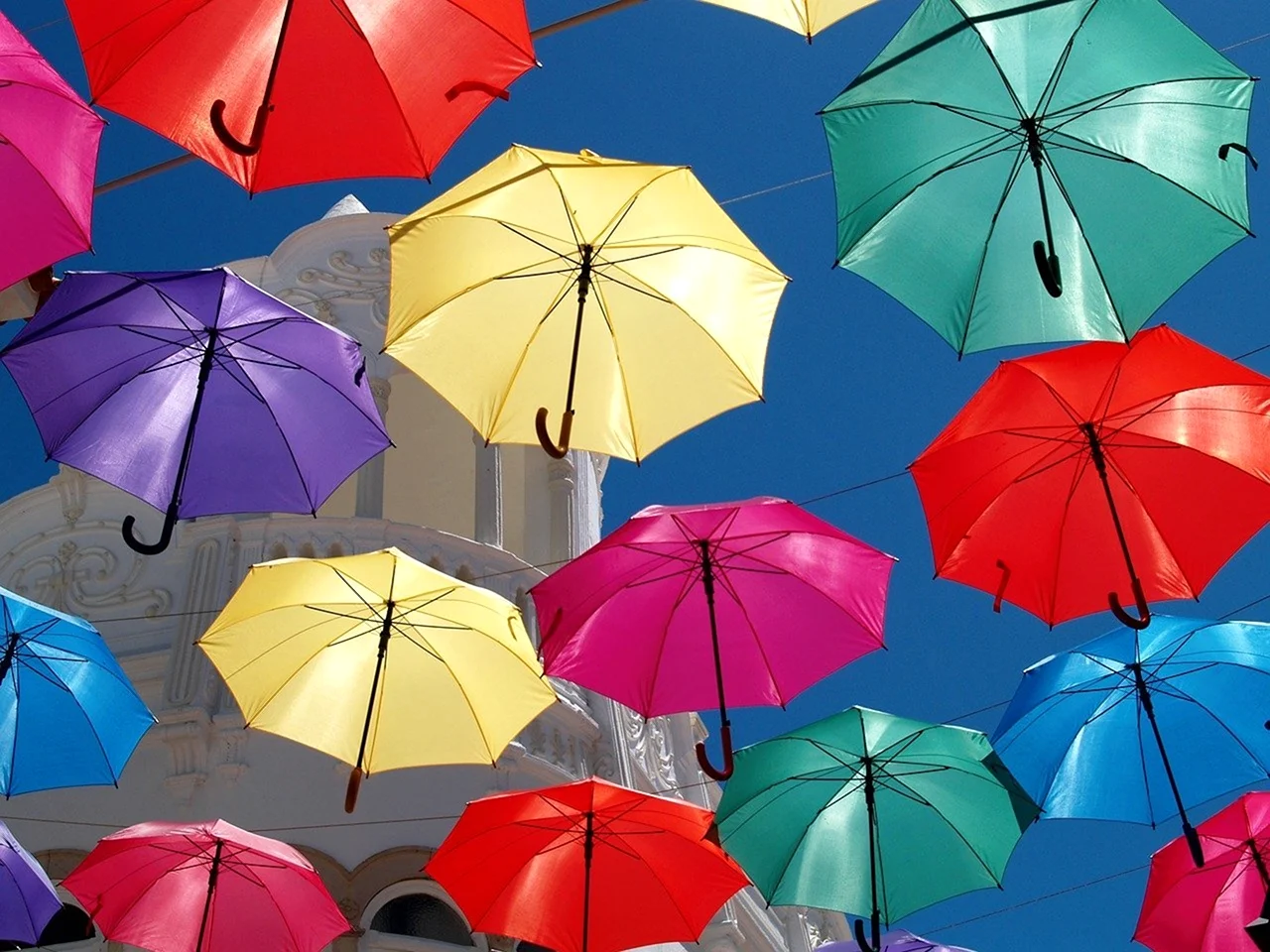 Разноцветный зонтик фон
