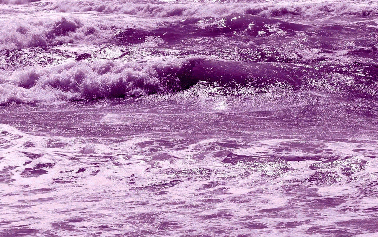 Розовая вода море