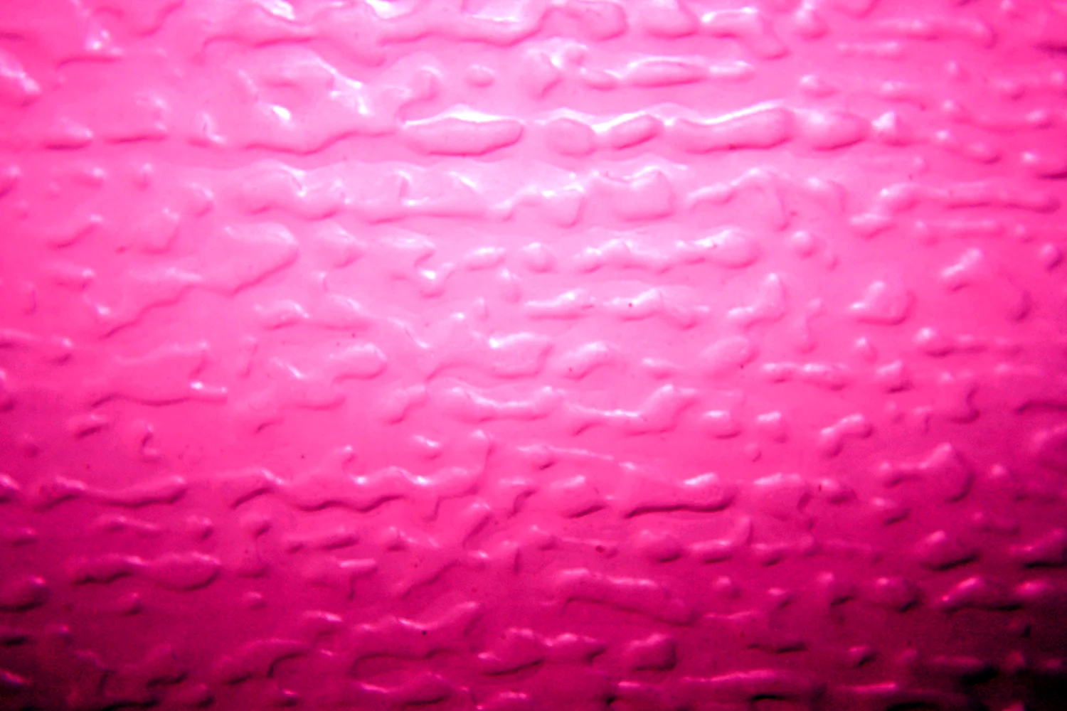 Розовый пластик
