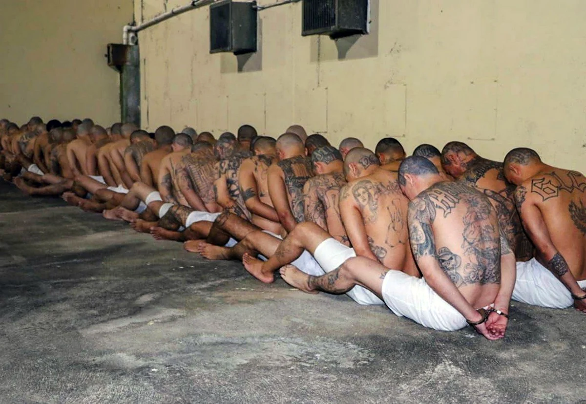 Сальвадор тюрьма Сьюдад Барриоса