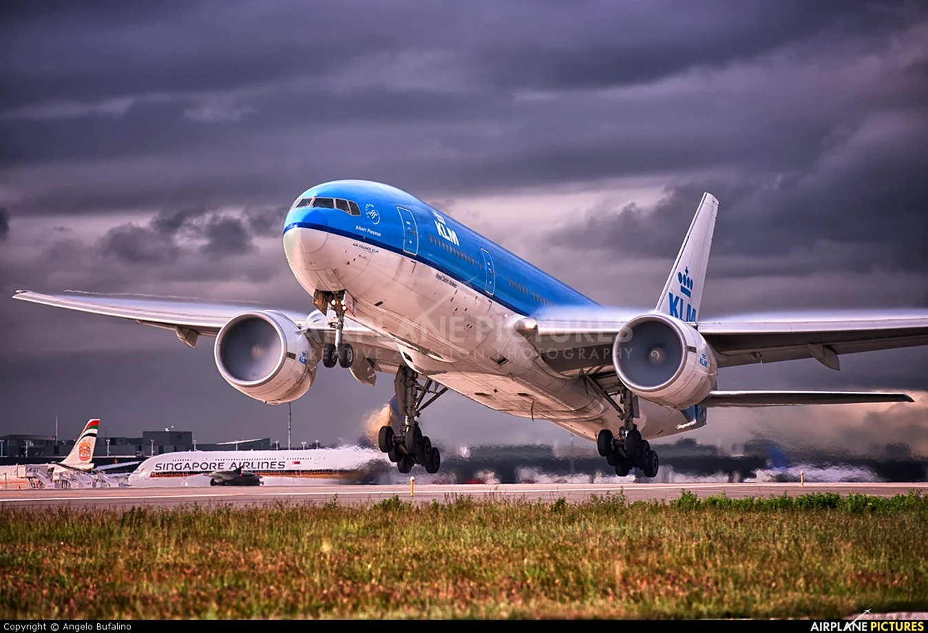 Самолеты Боинг 777 KLM