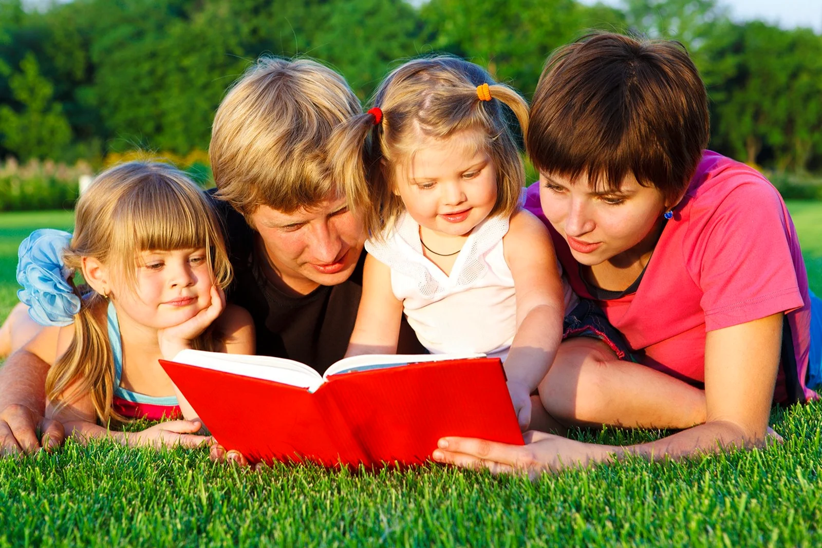 Сценарий мероприятия читаем всей семьей. Родители и дети. Лето с книгой. Книги для детей. Дети вместе.