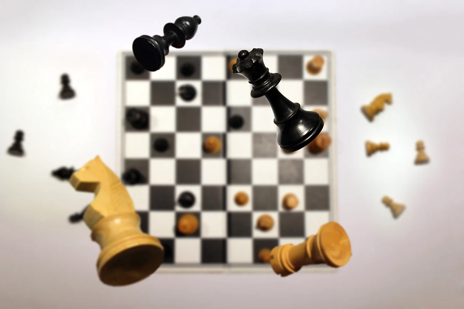 Шахматная абстракция