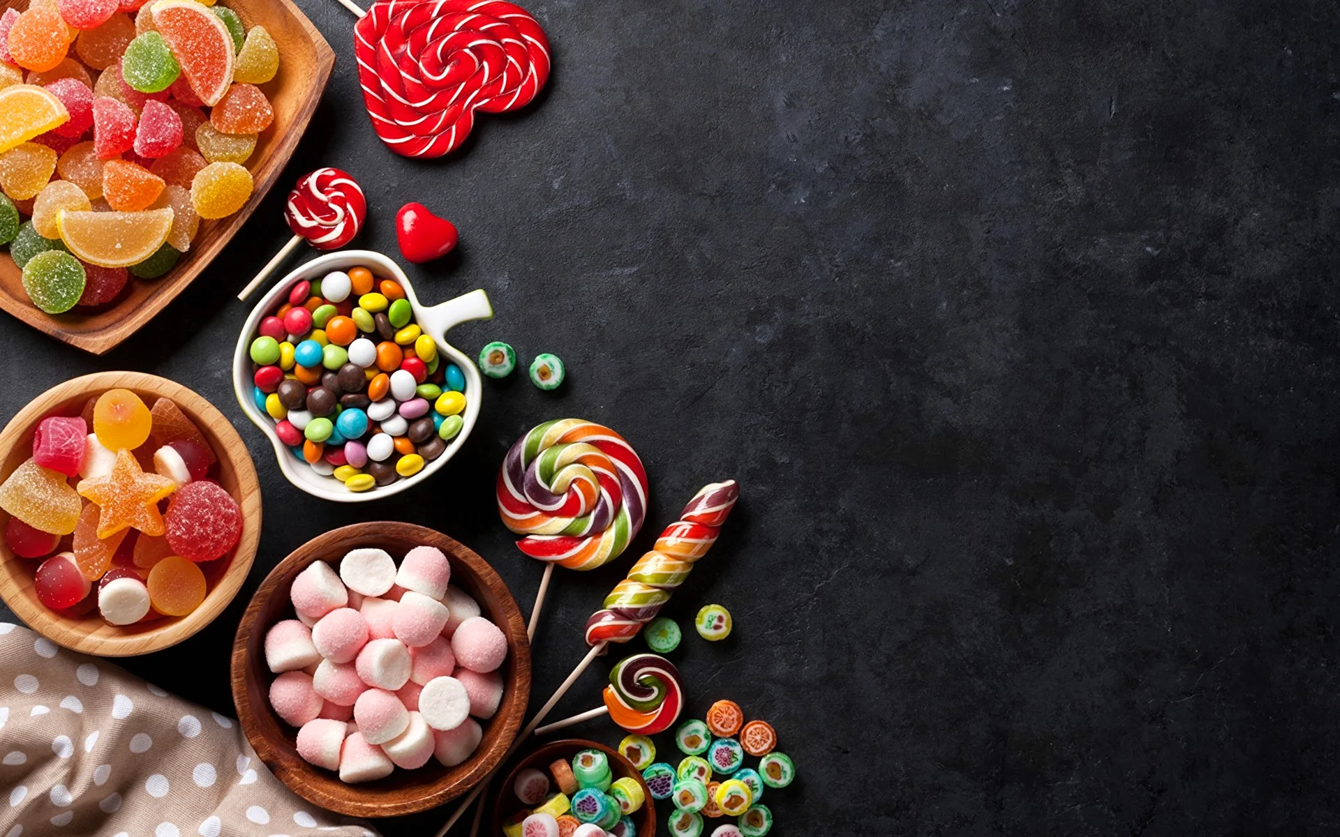 Что из сладостей можно в пост. Сладости. Красивые конфеты. Сладкие вкусняшки. Цветные сладости.