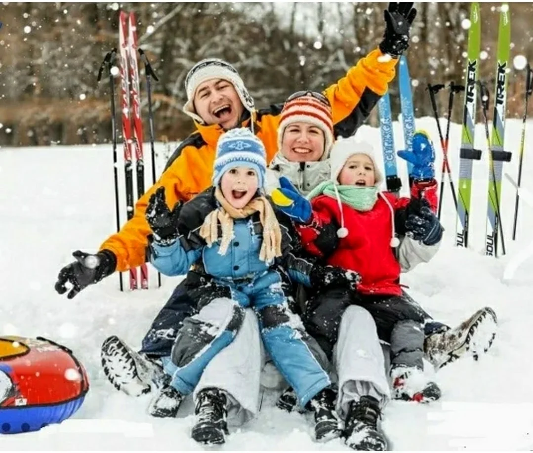 Спортивная семья зима