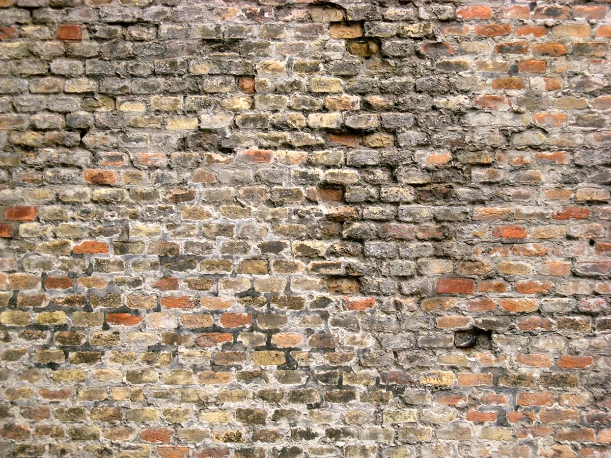 Старинная стена