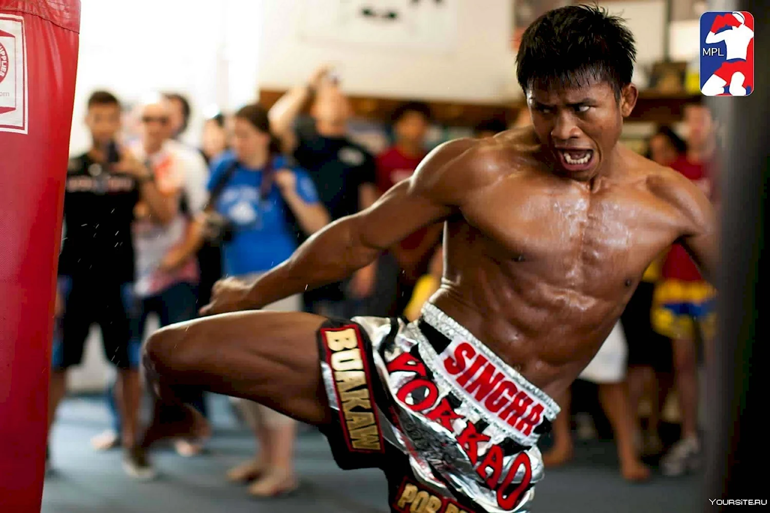 Тайский боксер Буакав