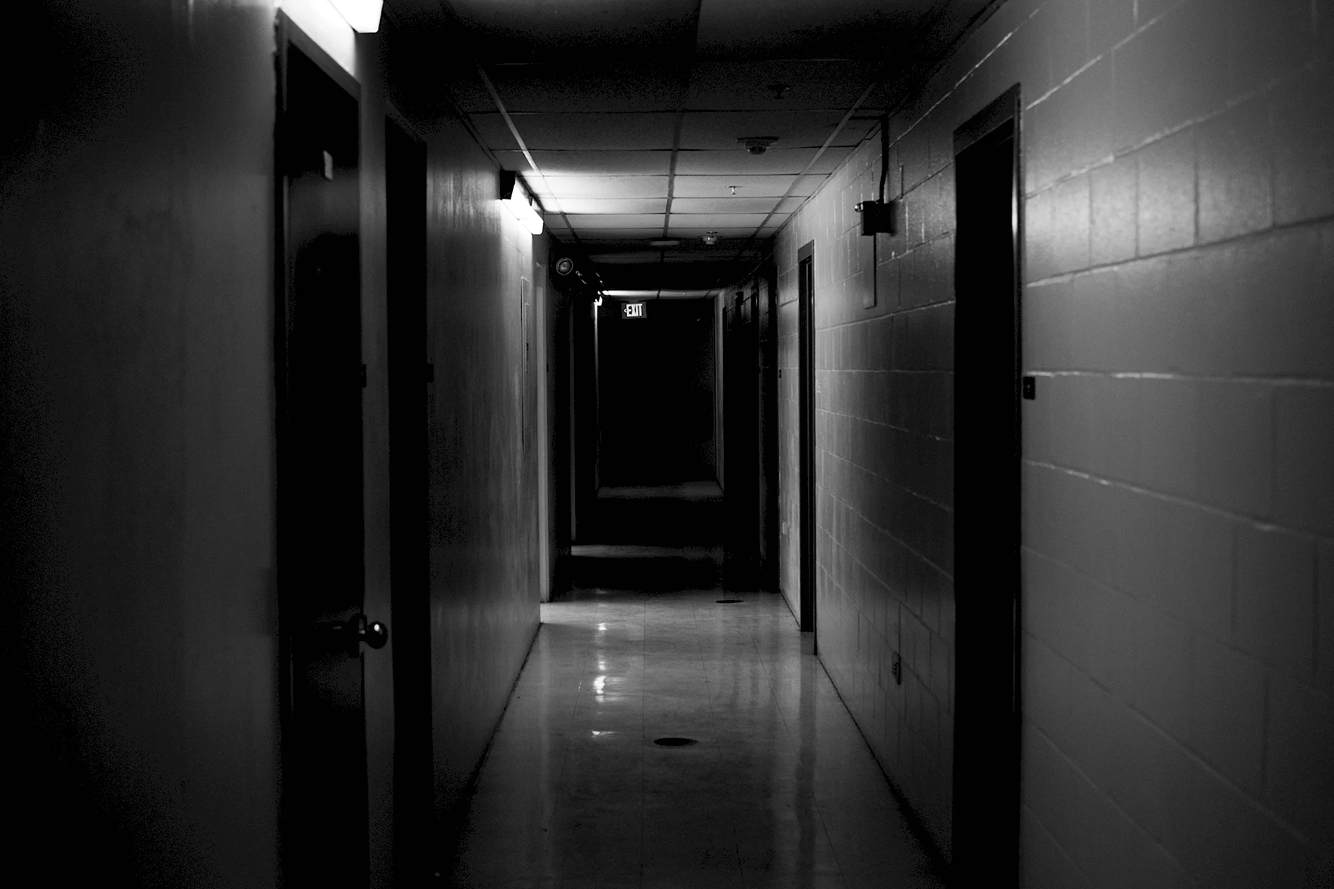 Темный коридор тюрьмы Вентворт