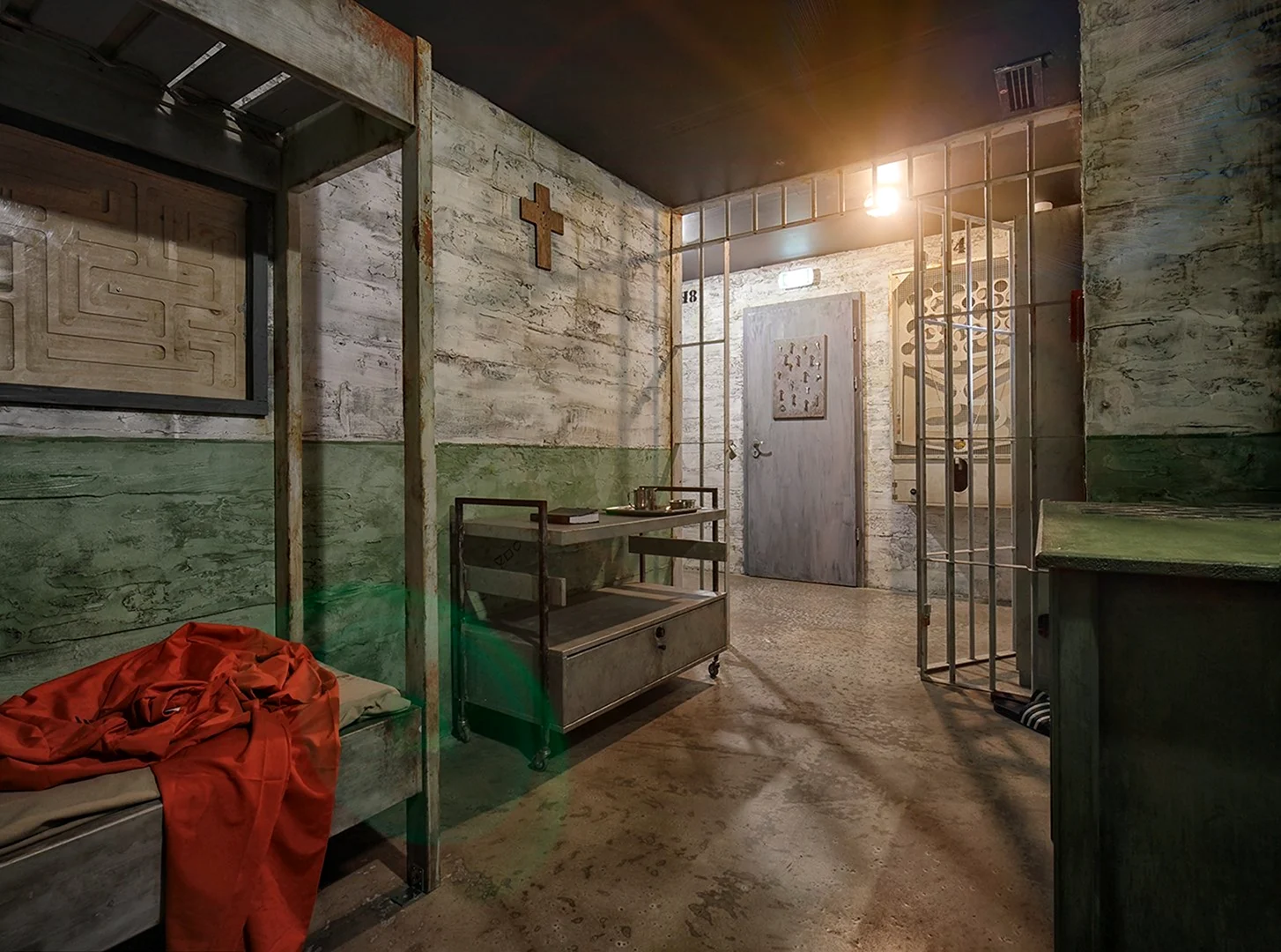 Тюремная комната
