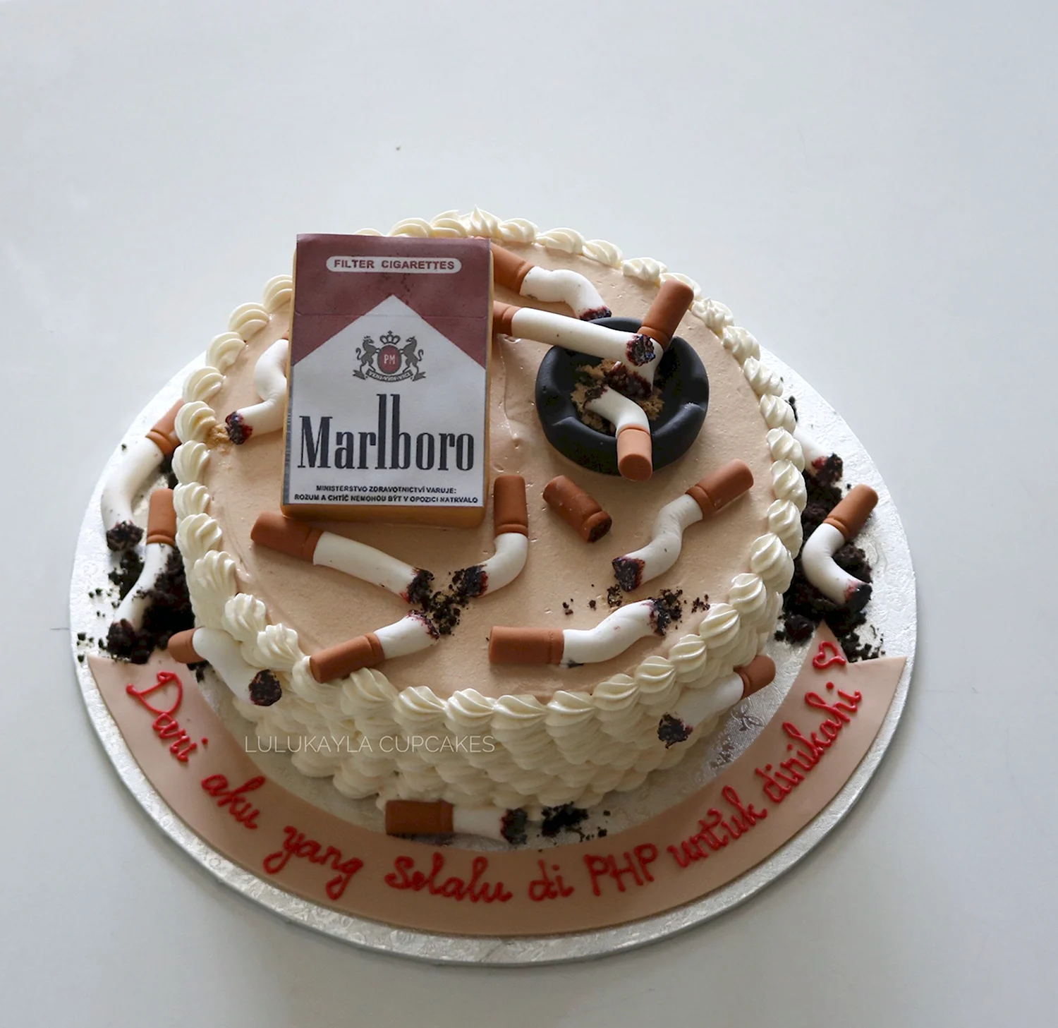 Торт пачка сигарет