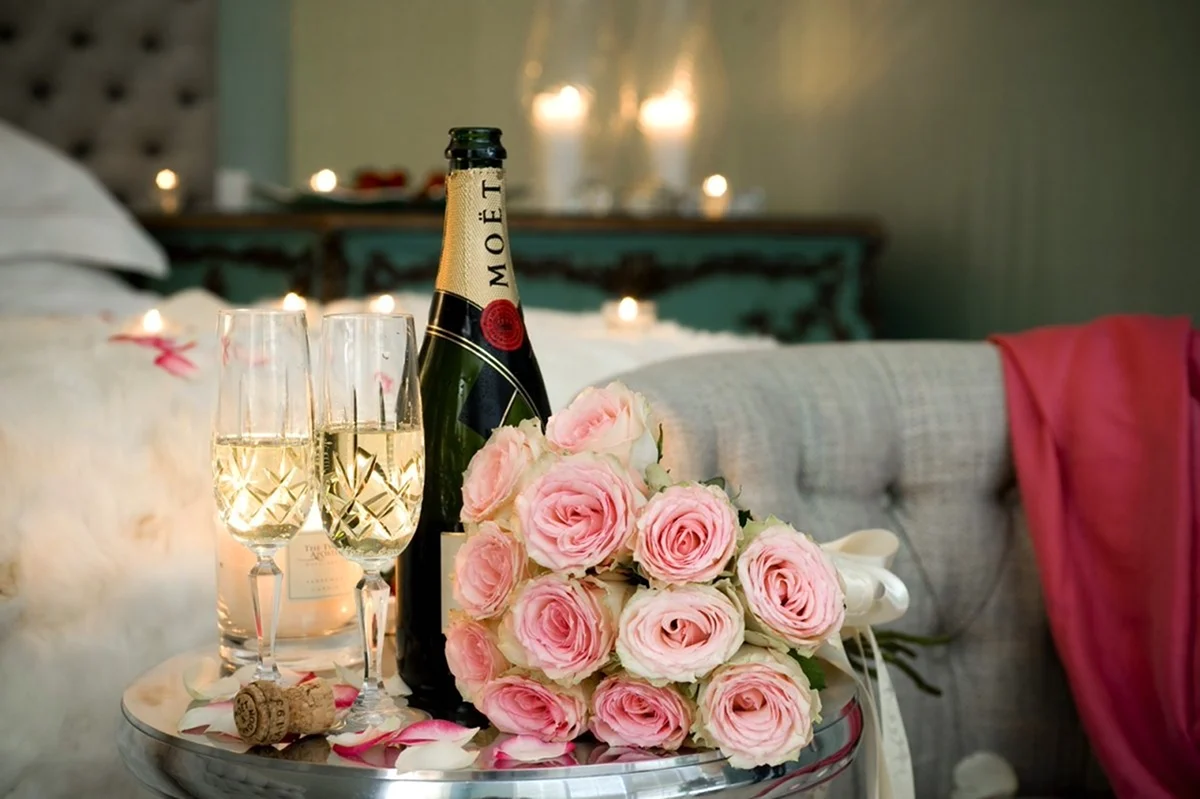 Цветы и шампанское