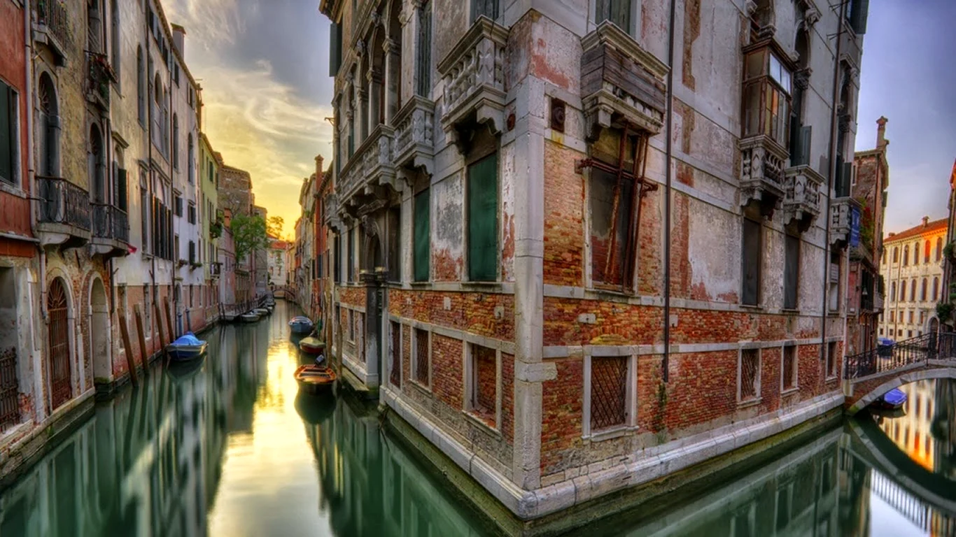 Улочки Венеции линейная перспектива