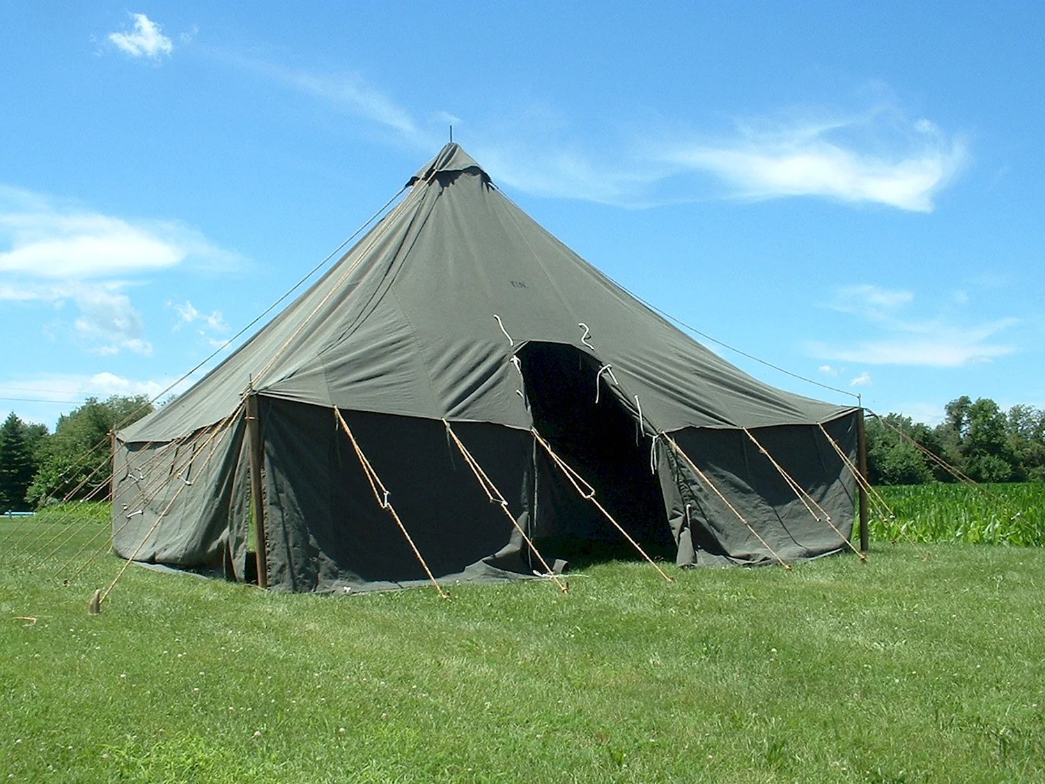 Военный шатер